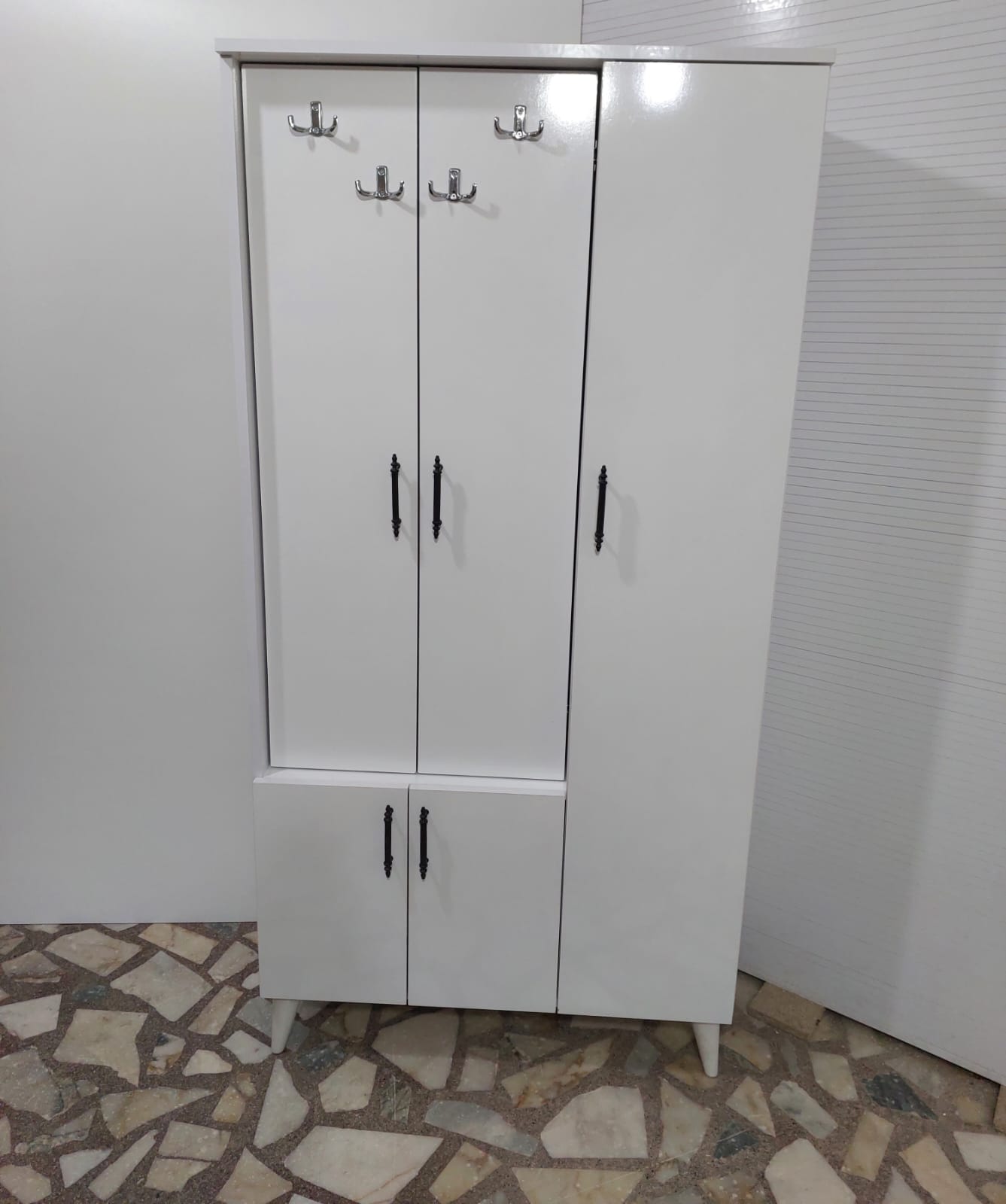 Beş Kapaklı Askılı Gardırop Beyaz
